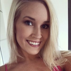 Meet your Posher, Courtney